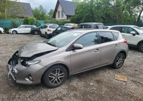 toyota Toyota Auris cena 19900 przebieg: 180000, rok produkcji 2015 z Lwówek Śląski